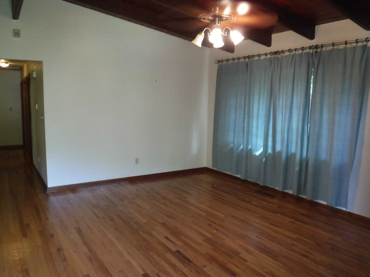 623 Voncile Ave - Photo 3 of 21