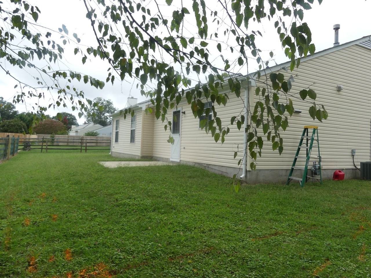 12 Compton Ct - Photo 5 of 18