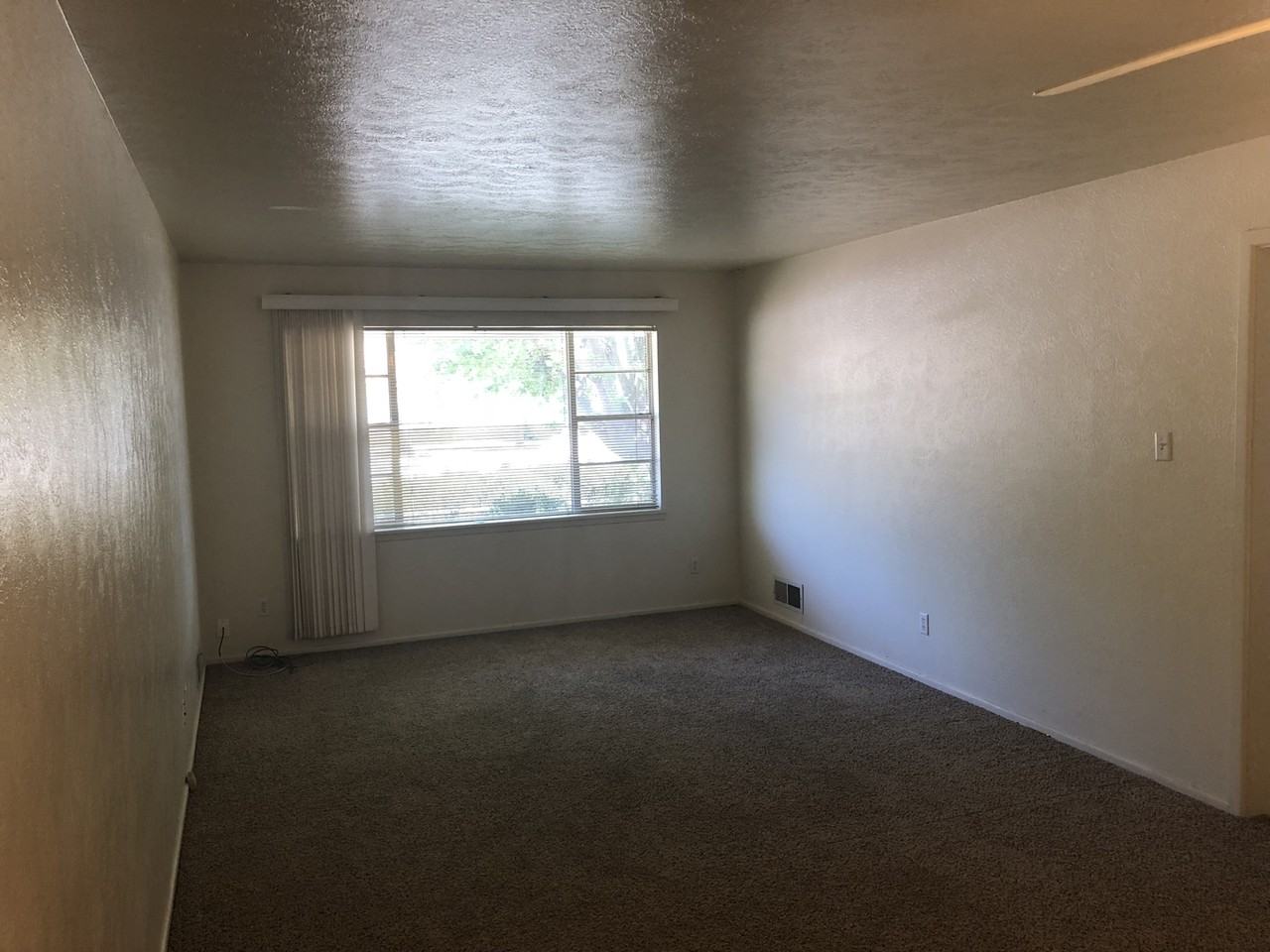 700 Cobean Drive - Photo 3 of 21