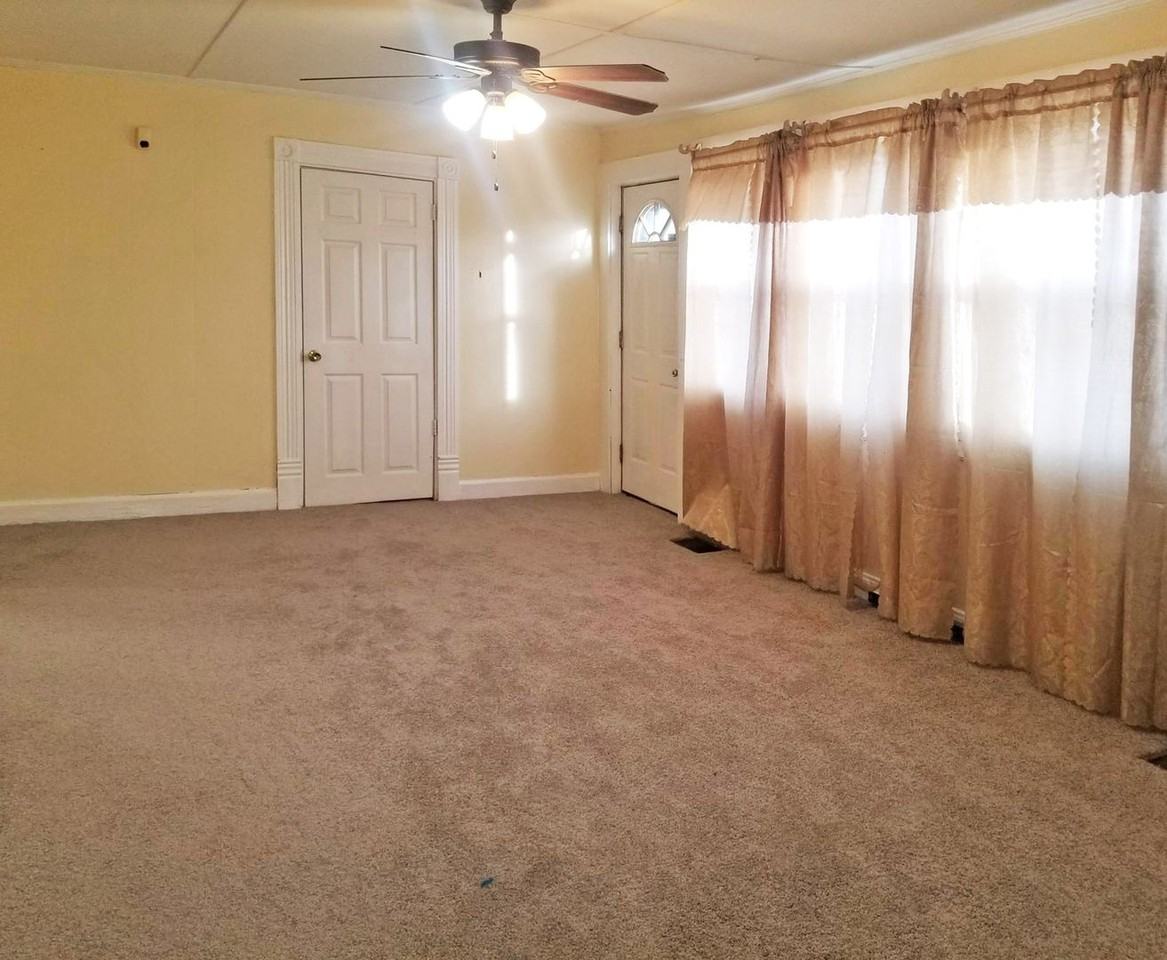 550 Georgetown Street - Photo 6 of 13