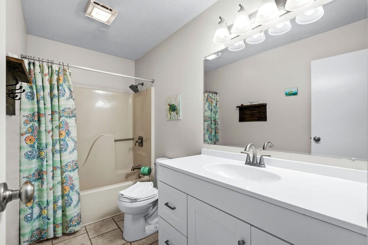 1880 Colony Dr - Photo 4 of 28