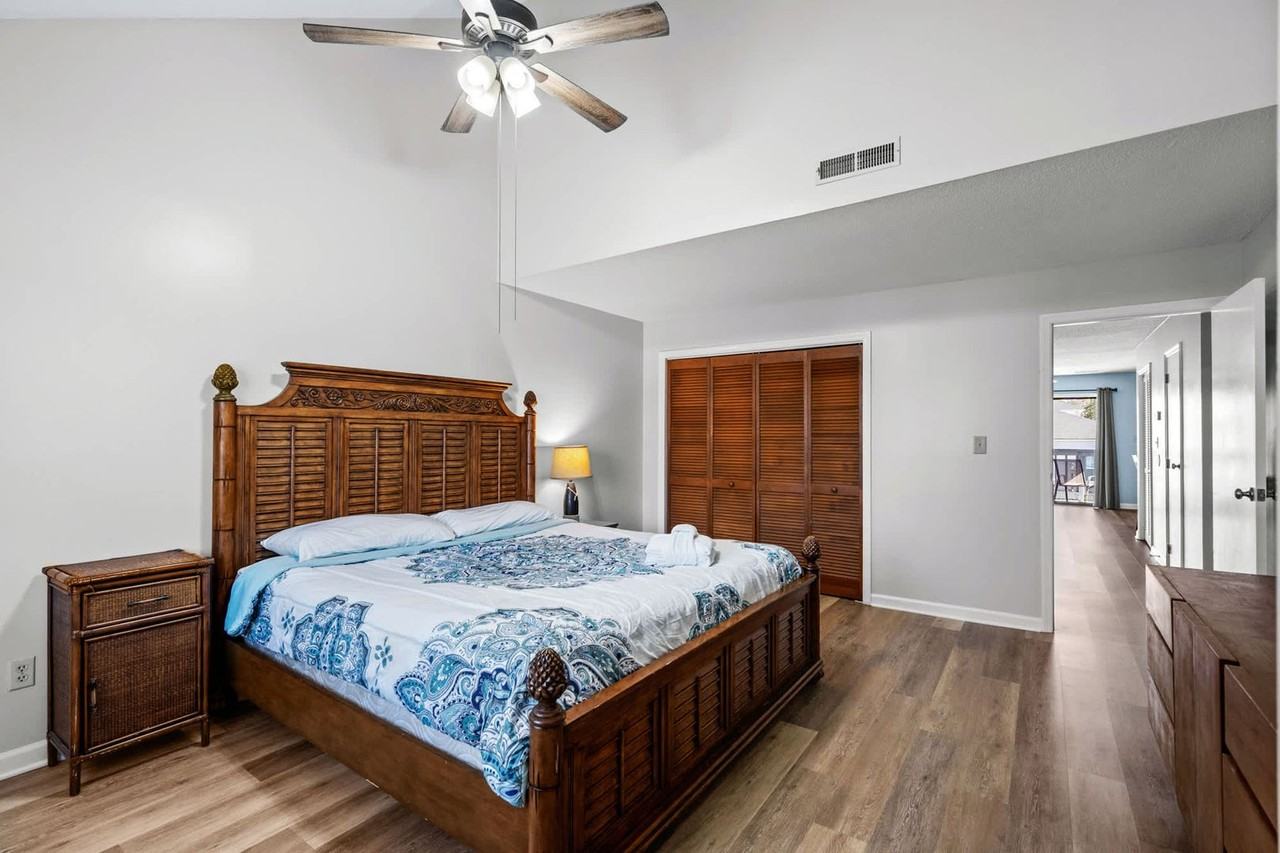 1880 Colony Dr - Photo 6 of 28