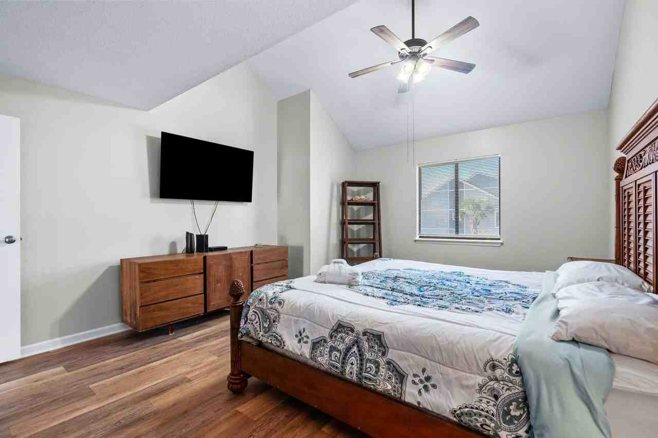 1880 Colony Dr - Photo 7 of 28