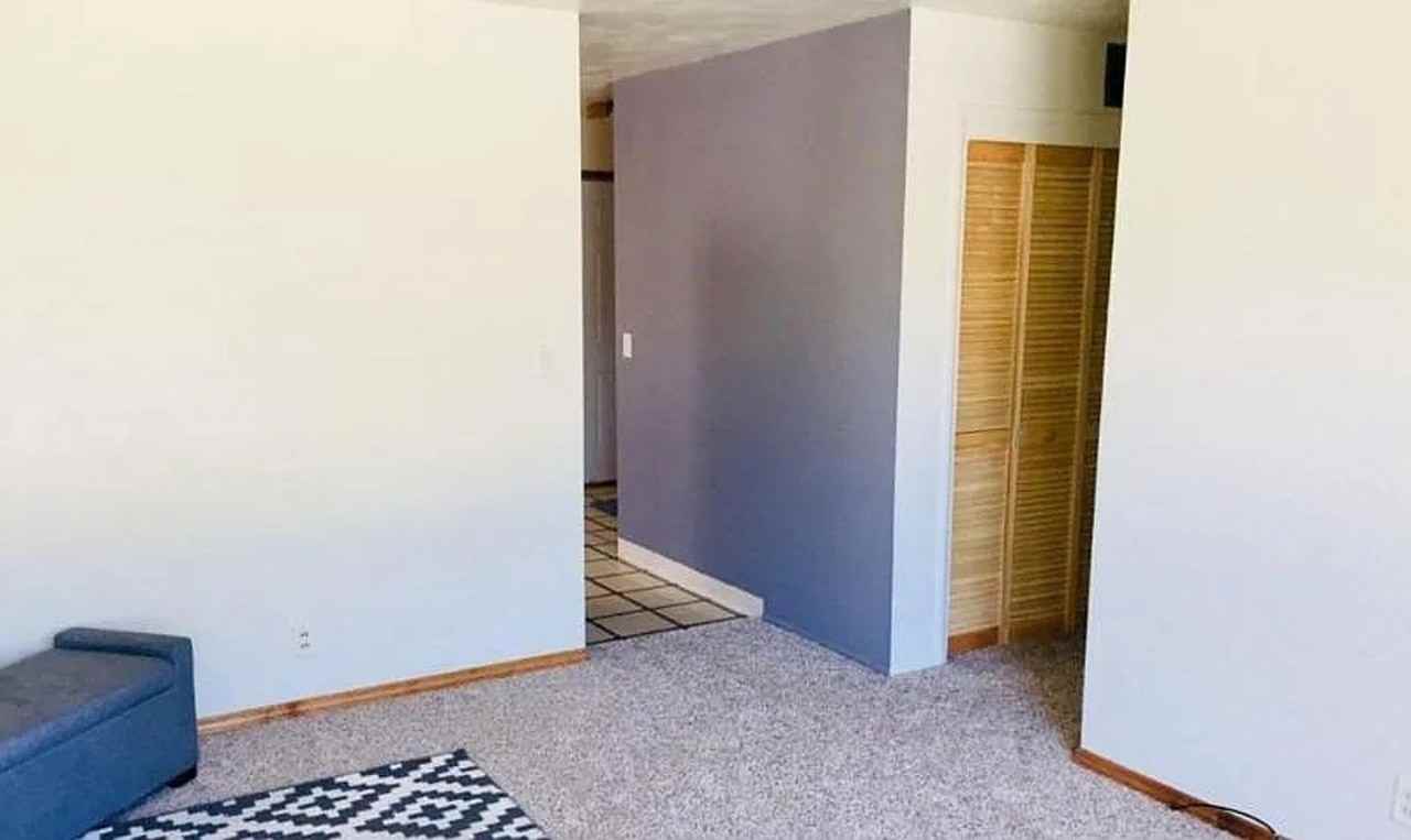 1020 E Tallent St - Photo 3 of 11