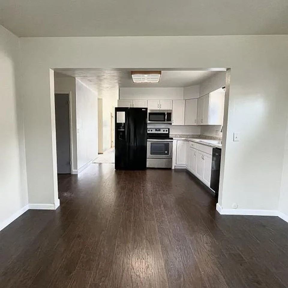 1020 E Tallent St - Photo 4 of 11