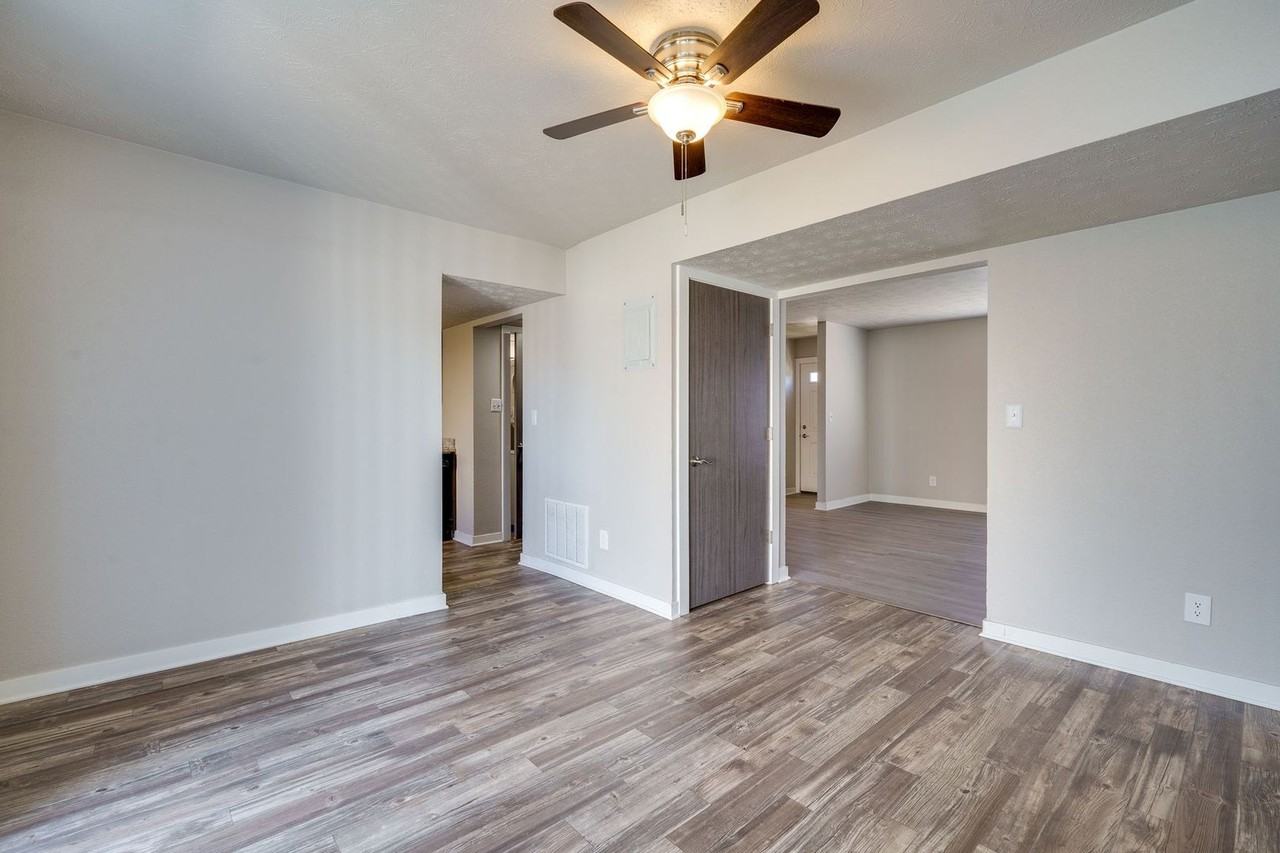 The Legends - Photo 5 of 39