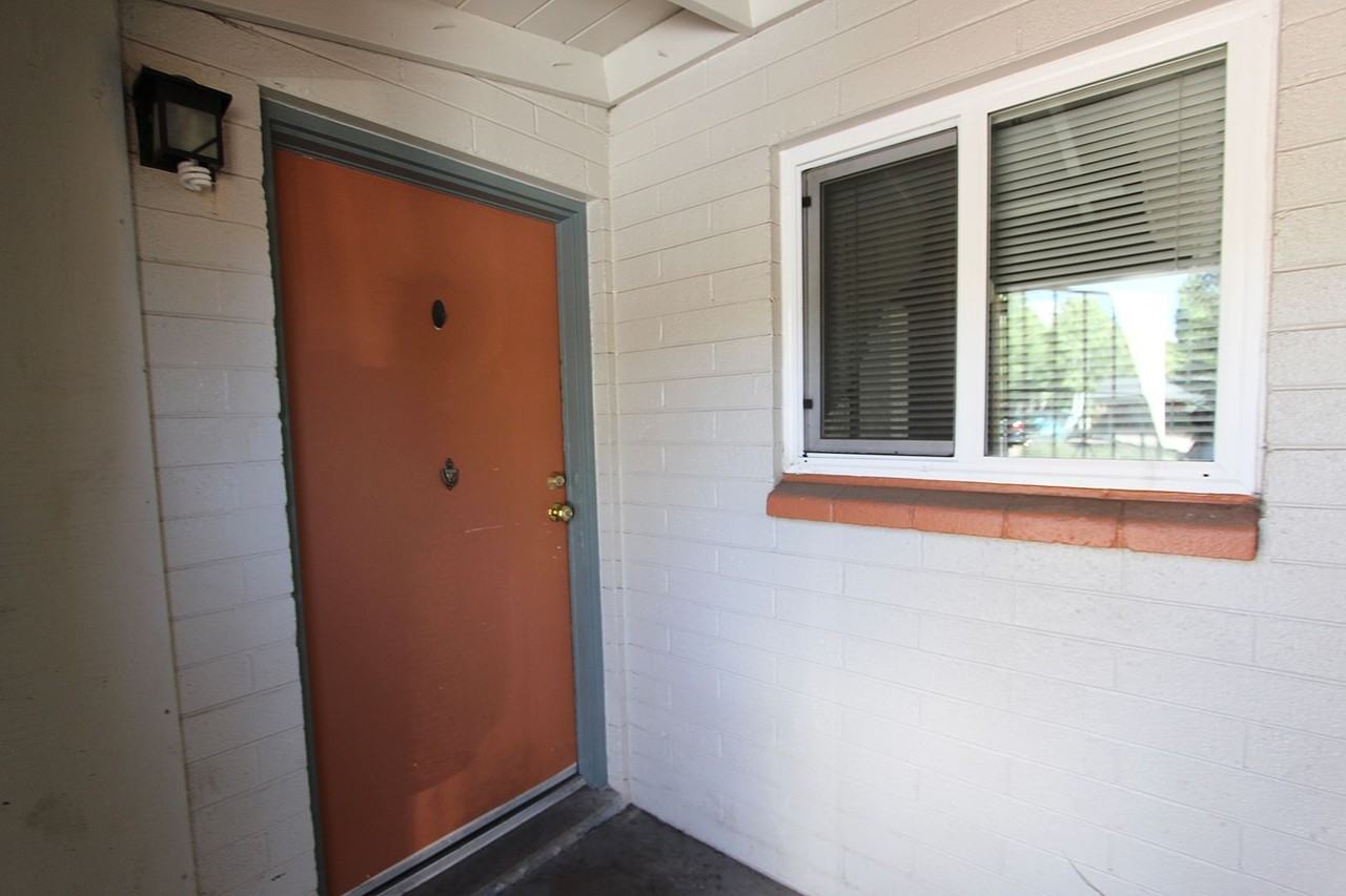 1918 North San Francisco Street - Photo 3 of 16