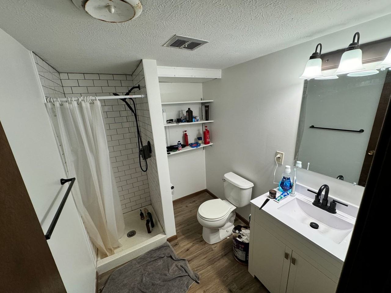 1405 Westwind Dr - Photo 7 of 13
