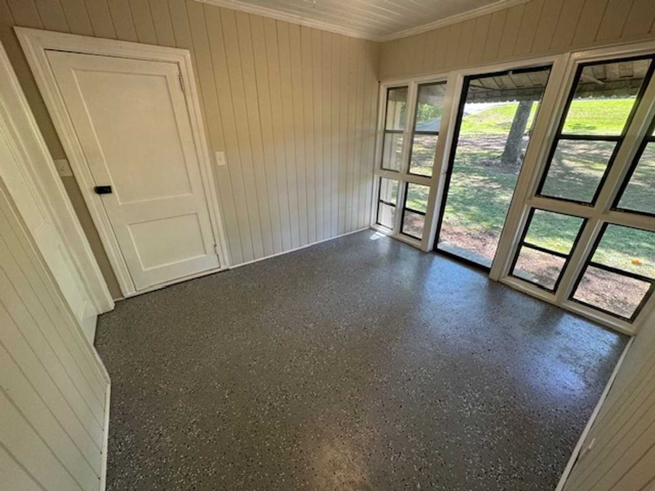 3068 Roanoke Rd - Photo 2 of 10