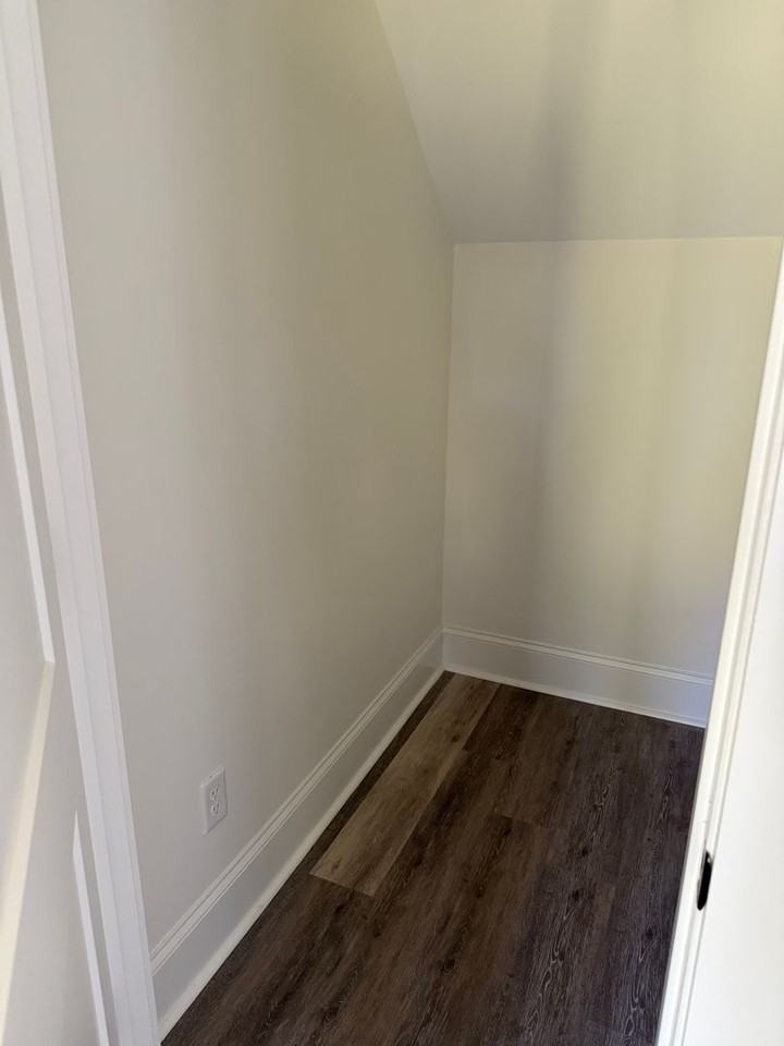 2720 Mccall Ct - Photo 7 of 22