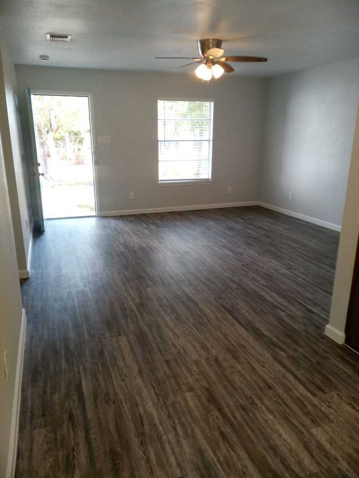 5215 Lark - Photo 2 of 11