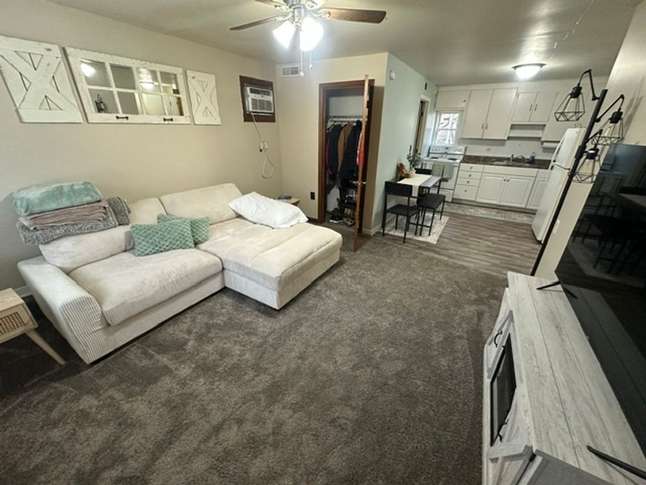 229 E Lincoln - Photo 2 of 8