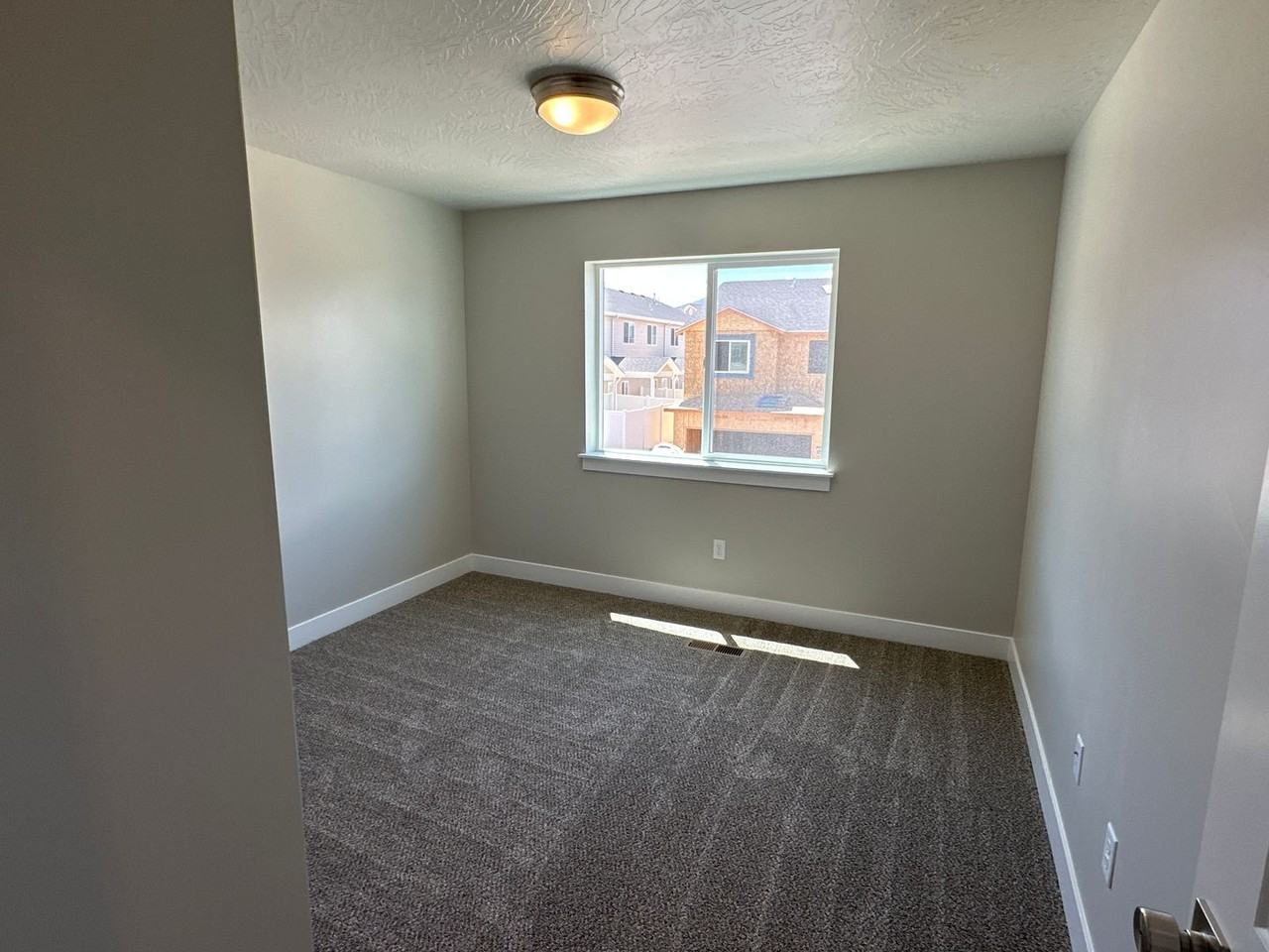 165 E 3100 N - Photo 5 of 13