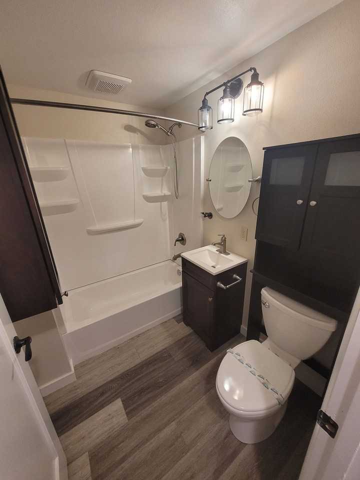 1131 W 8th - Photo 5 of 16