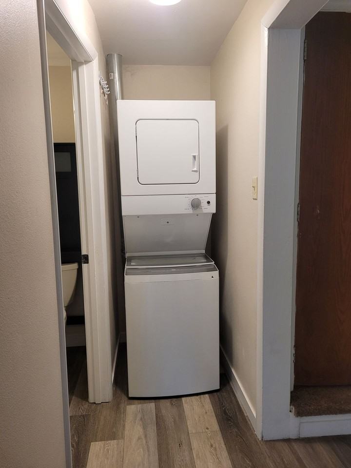 1131 W 8th - Photo 6 of 16