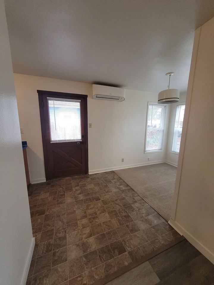 1131 W 8th - Photo 7 of 16