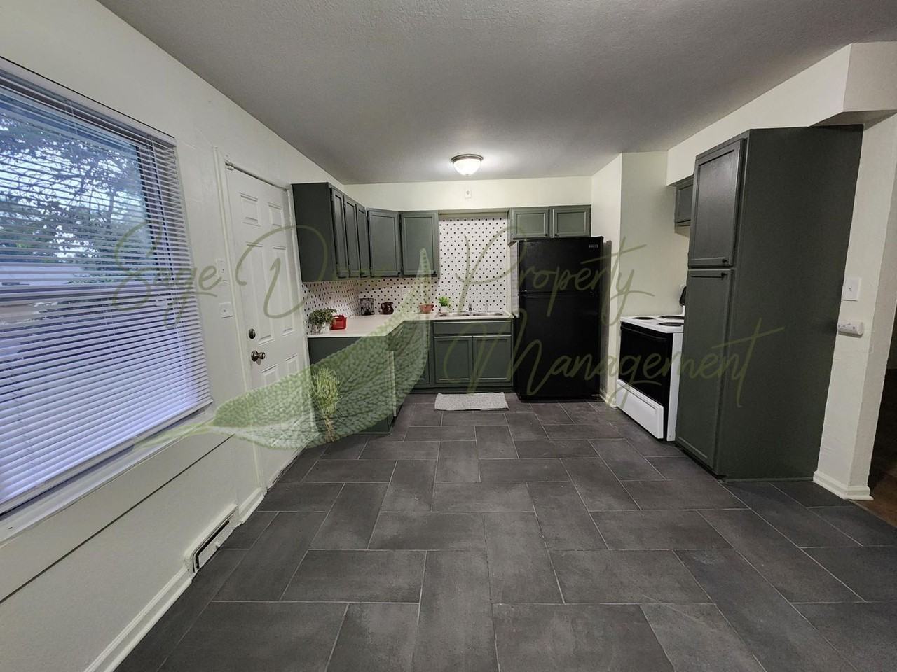 11402 Palmer Ave - Photo 3 of 16