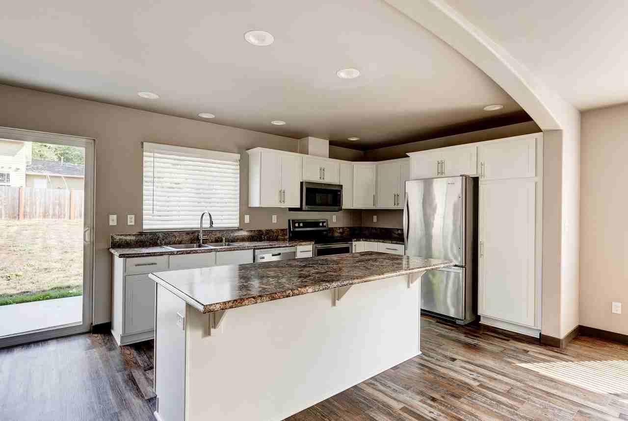 1223 South Leahy Drive - Photo 3 of 26