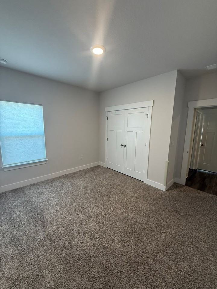 734 Quintana St - Photo 6 of 29