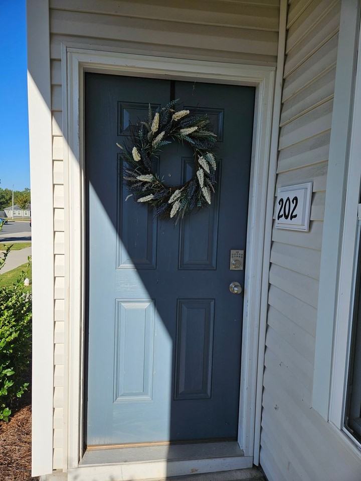 202 Chandler Ct - Photo 2 of 16