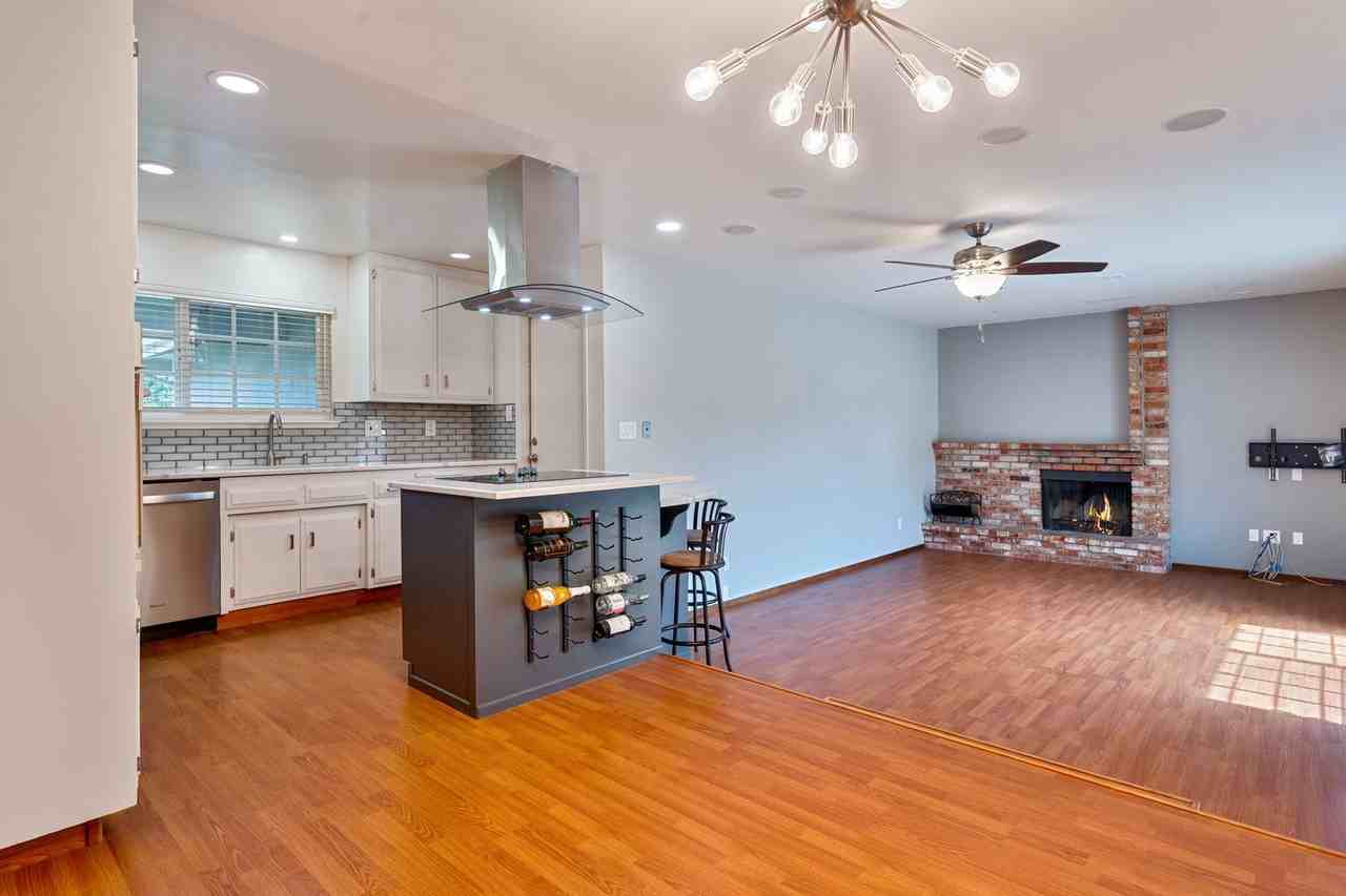 2529 Belhaven Way - Photo 3 of 41
