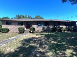 featured image of 215 Walnut Dr