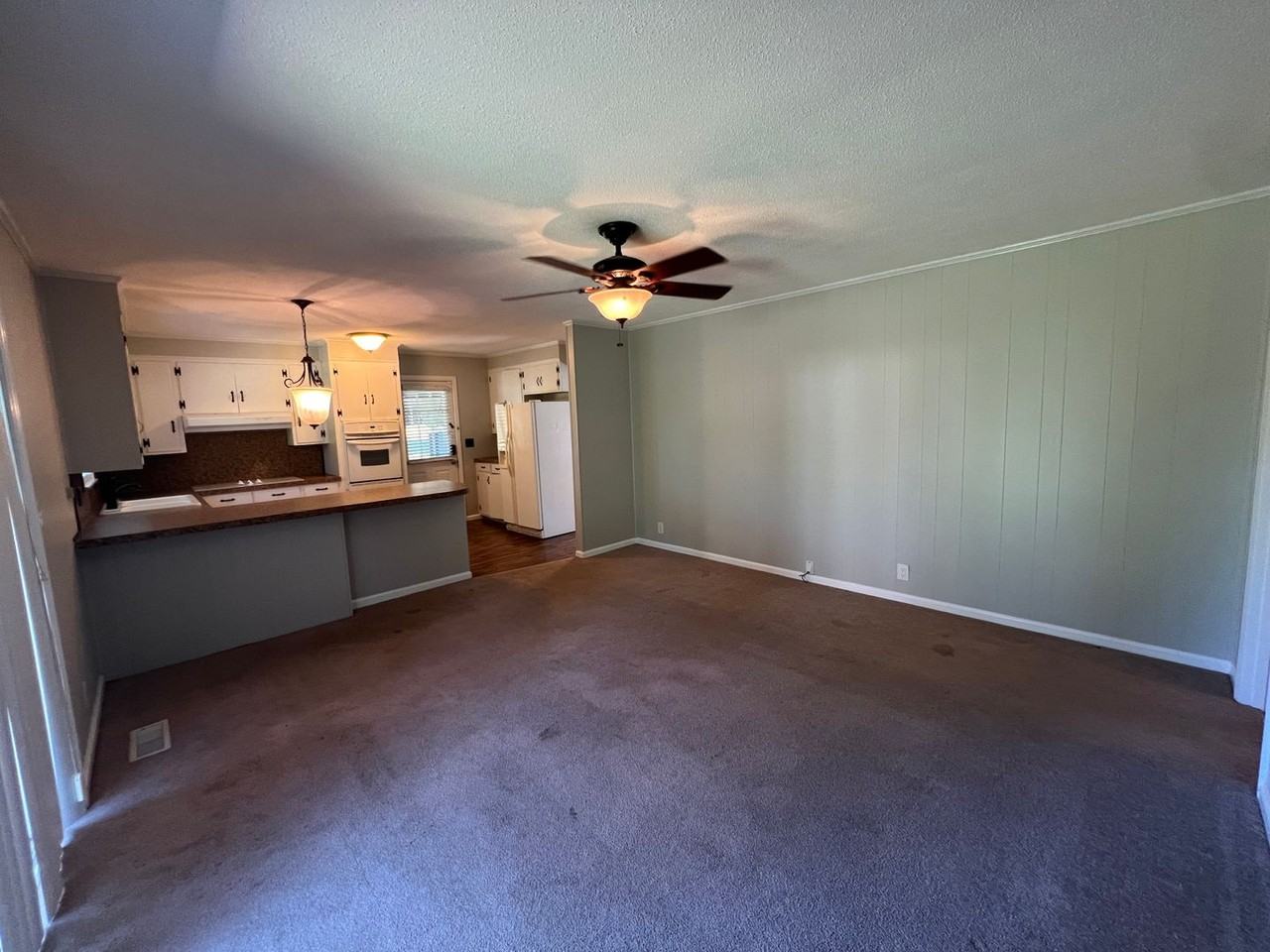 215 Walnut Dr - Photo 7 of 18