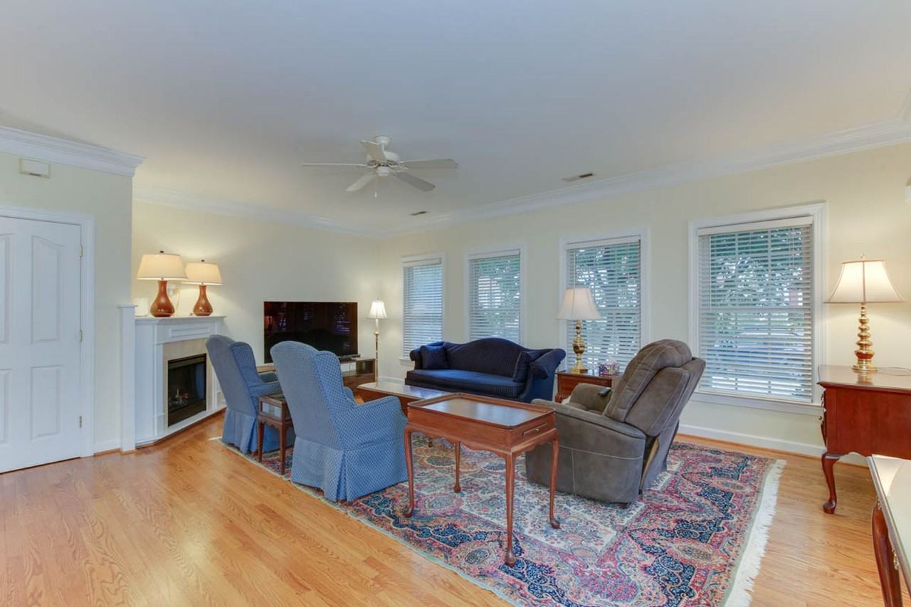 4609 Town Creek Dr - Photo 4 of 32