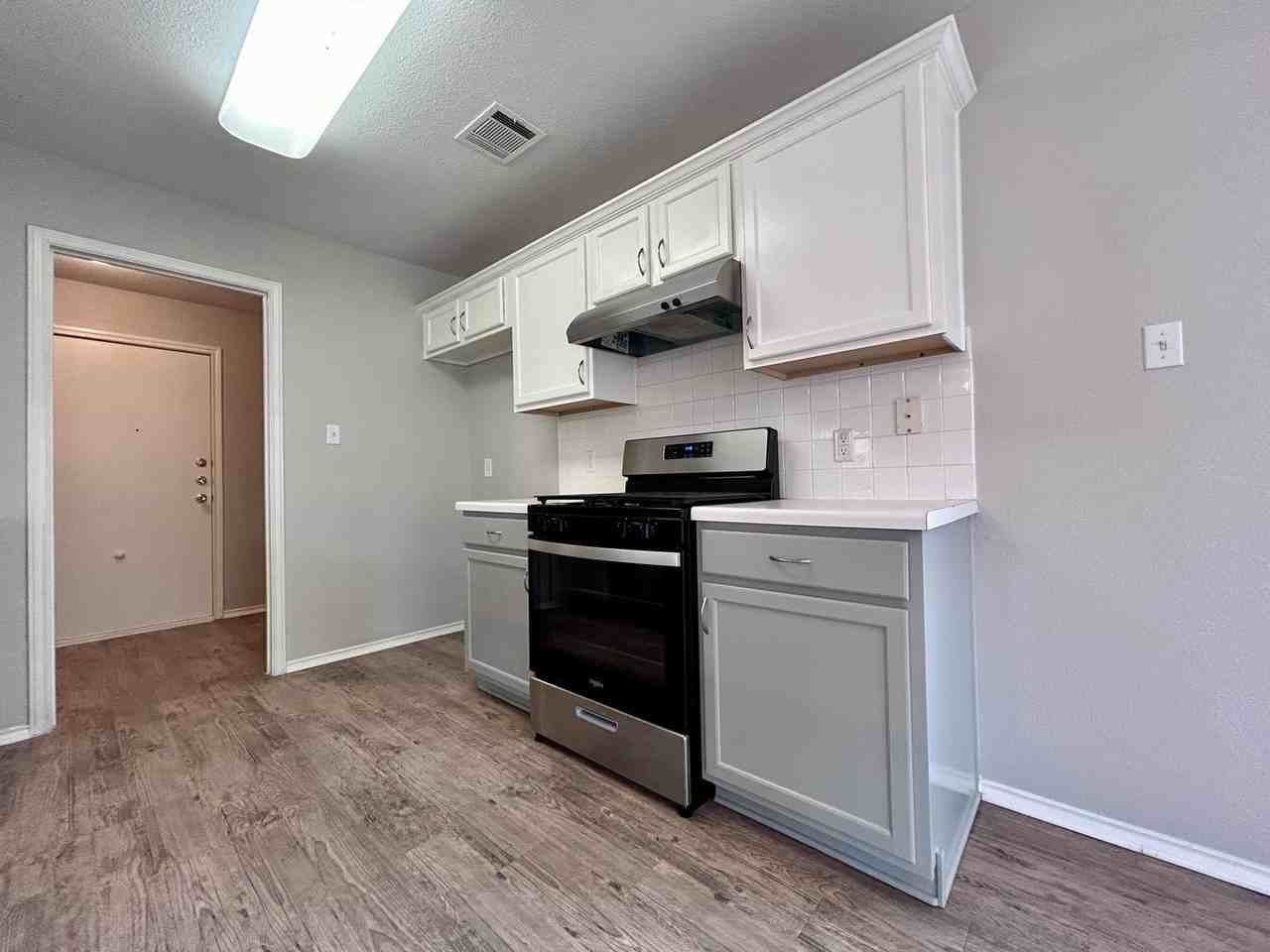 1104 Dora's Drive - Photo 7 of 29