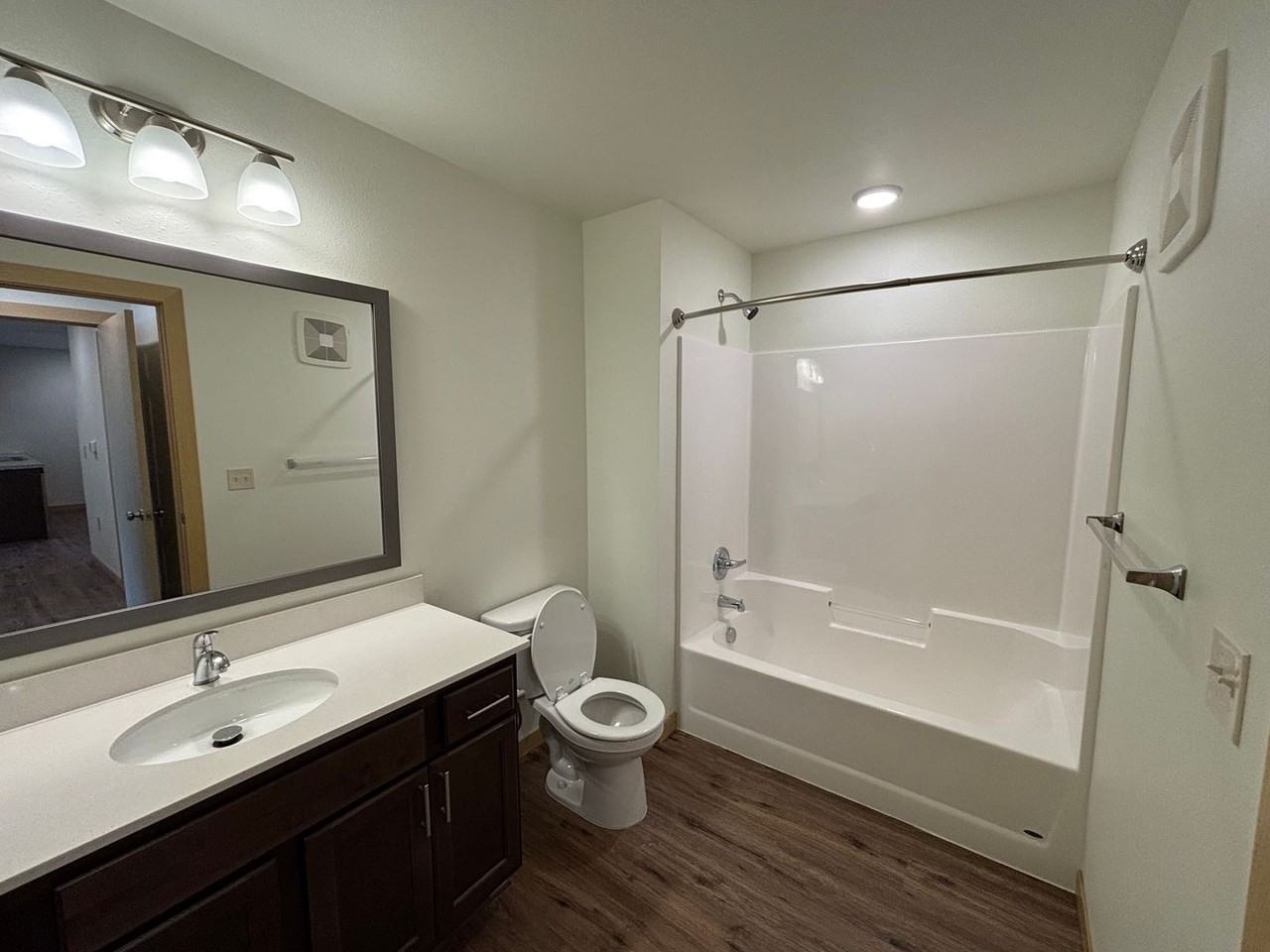 Hickory Grove Apartments (C) - Photo 4 of 20