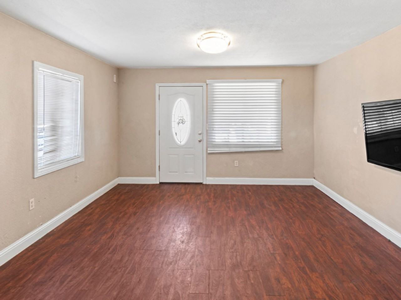 1132 86th Avenue - Photo 3 of 10