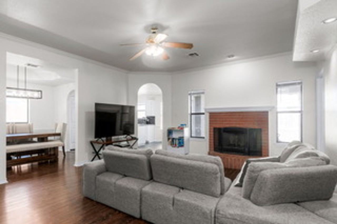 4109 Maid Marian Cir - Photo 4 of 27
