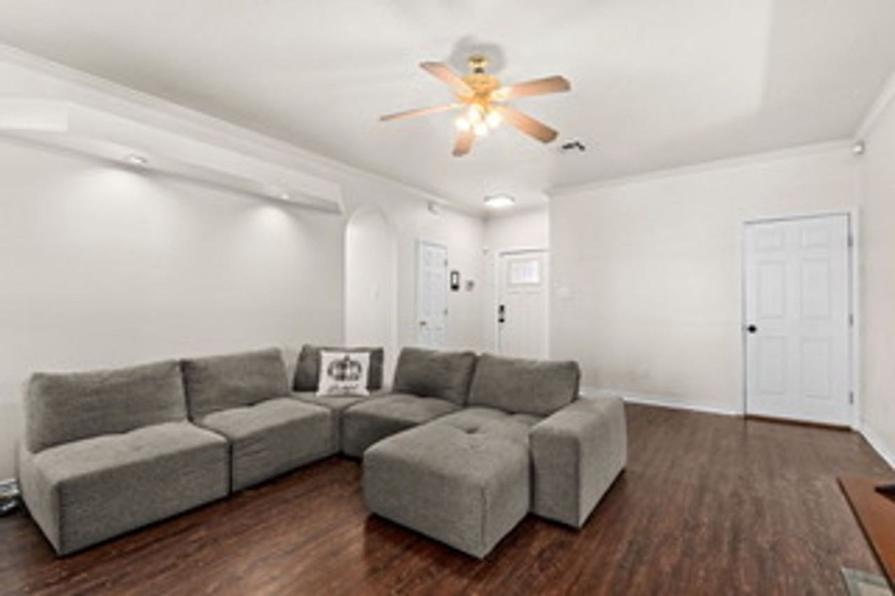4109 Maid Marian Cir - Photo 5 of 27