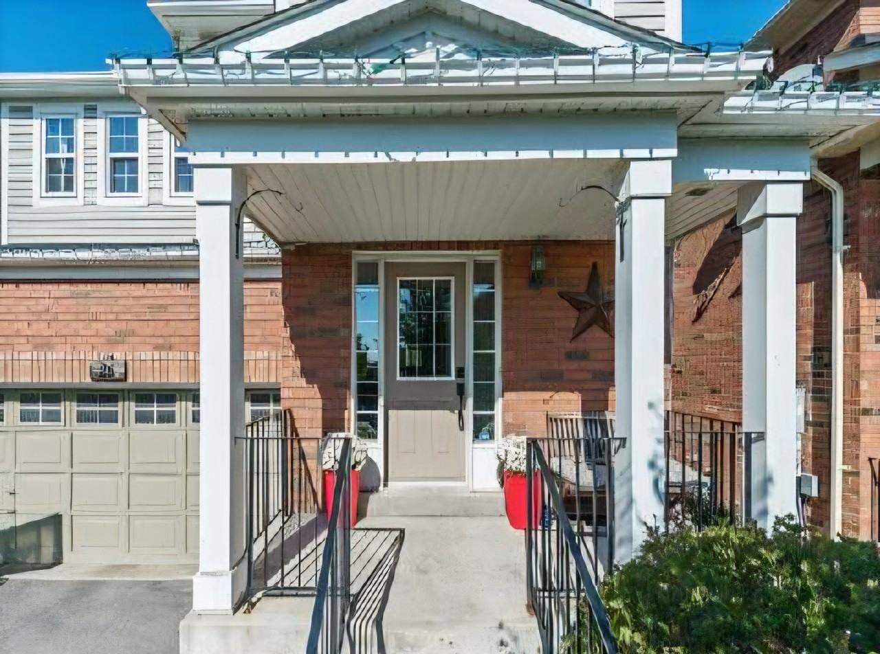 26 Mistycreek Crescent - Photo 2 of 18