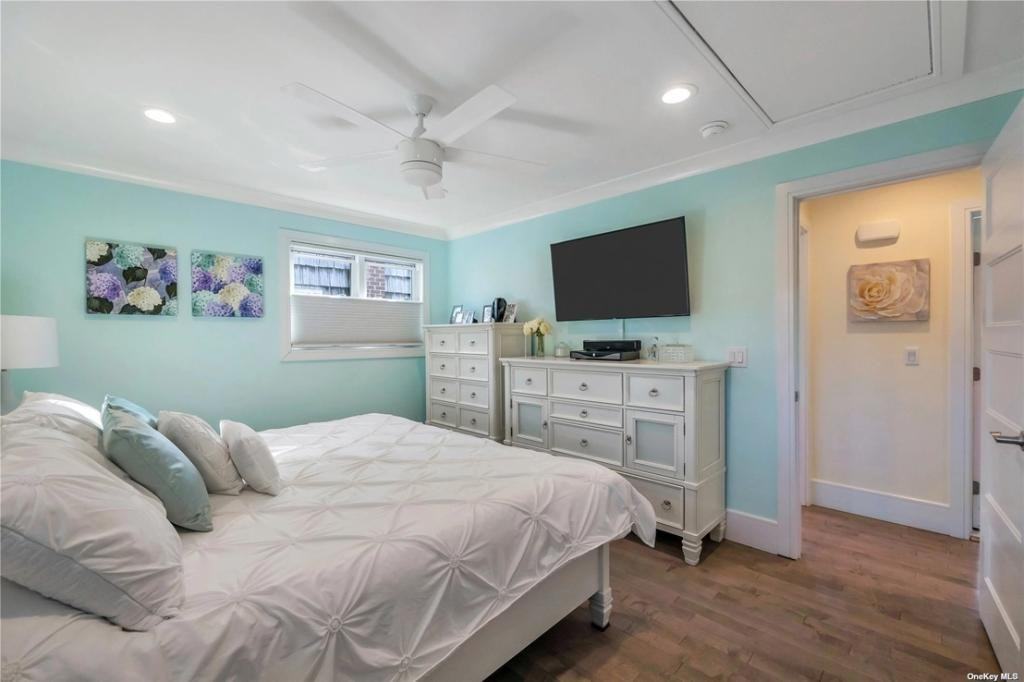 369 Harrison Ave - Photo 3 of 4