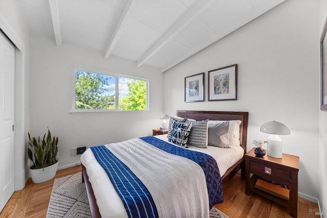 84 E Crescent Dr - Photo 3 of 5