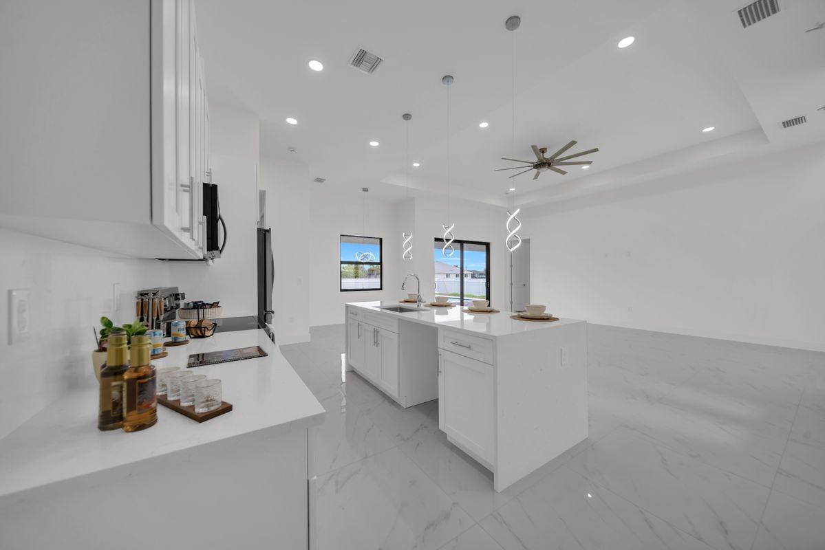 139 Se 2nd Ave - Photo 2 of 17