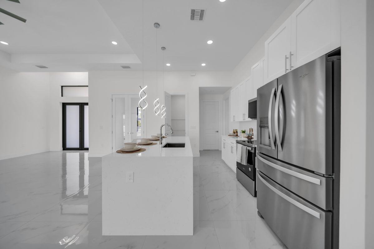 139 Se 2nd Ave - Photo 3 of 17