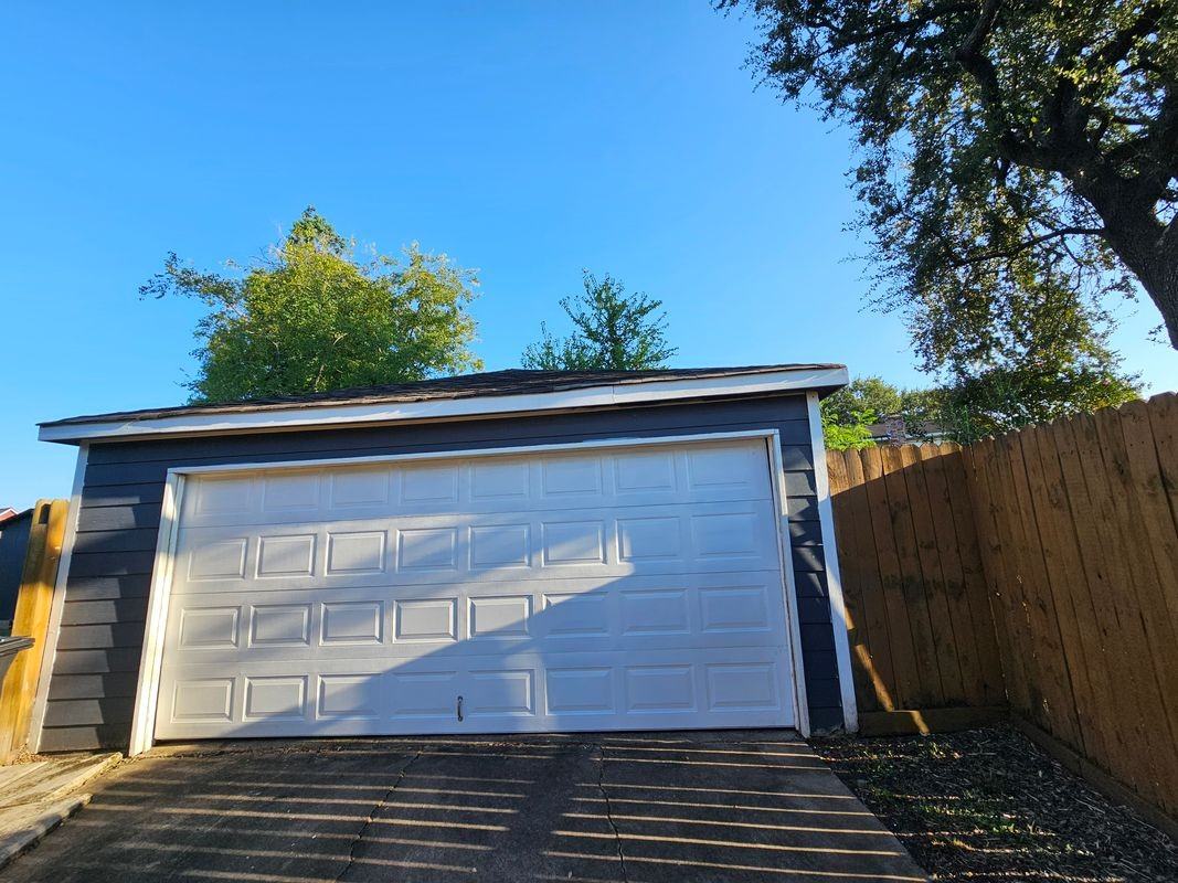 7923 Dawnridge Dr - Photo 2 of 18