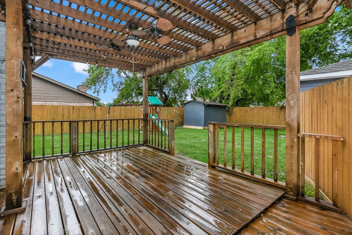 7923 Dawnridge Dr - Photo 3 of 18