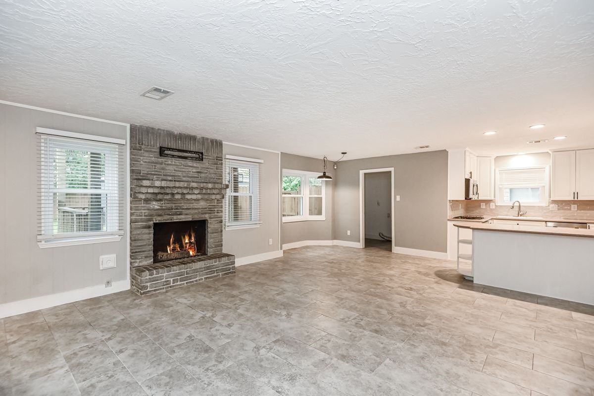 7923 Dawnridge Dr - Photo 5 of 18