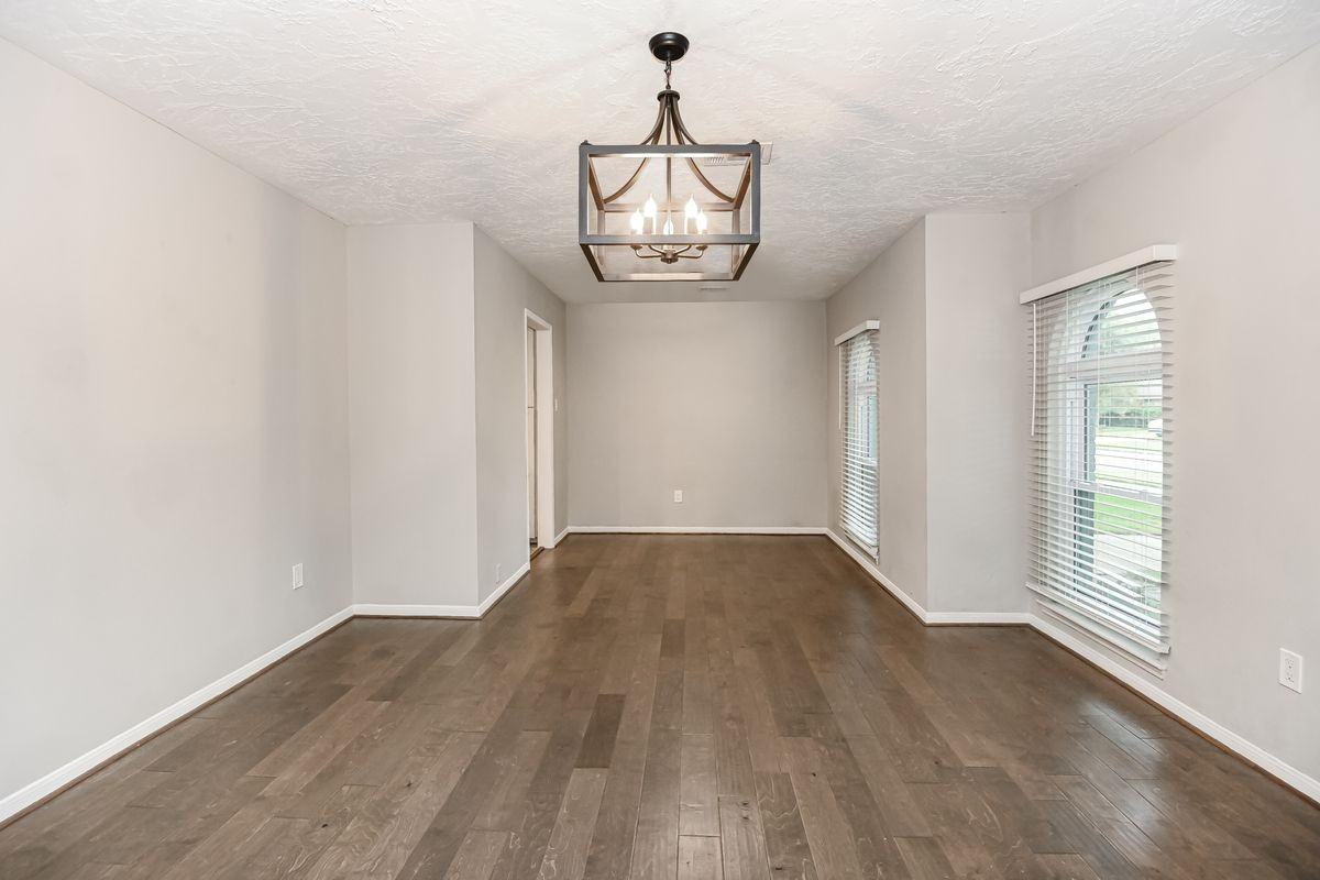 7923 Dawnridge Dr - Photo 7 of 18