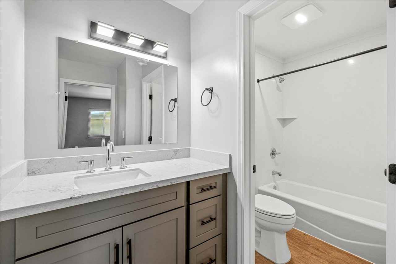 Plaza Apartments - Photo 7 of 20