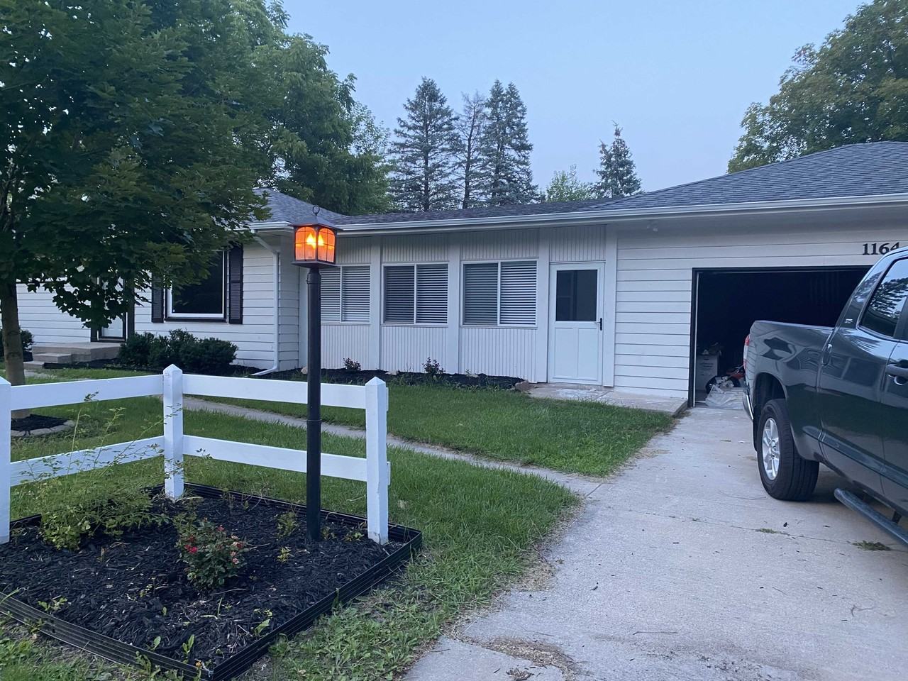 1164 Forest Hill Ave Se - Photo 3 of 12