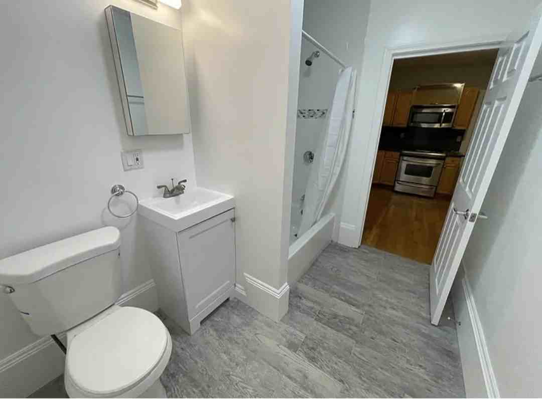 35 Cameron Ave #3C - Photo 5 of 11