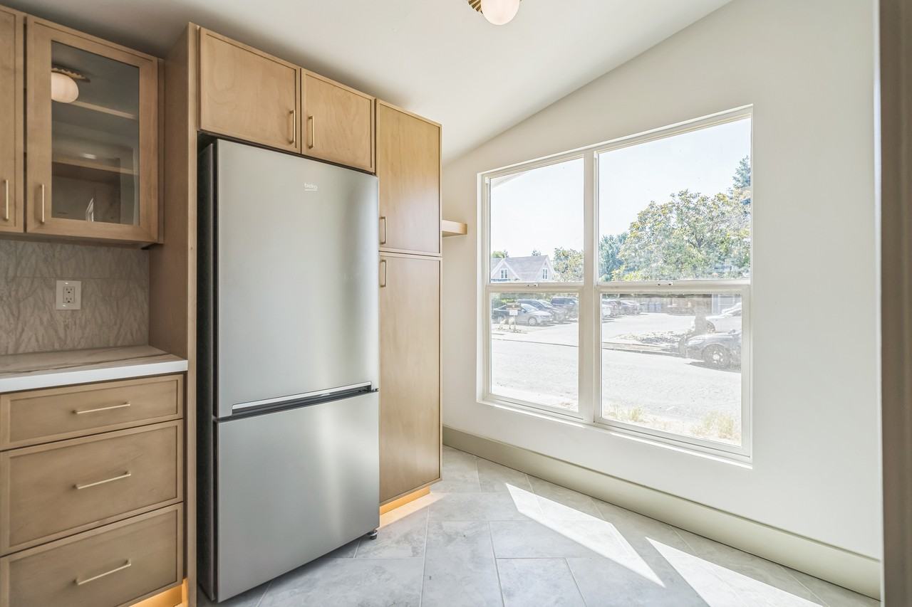 937 Las Juntas St - Photo 5 of 14