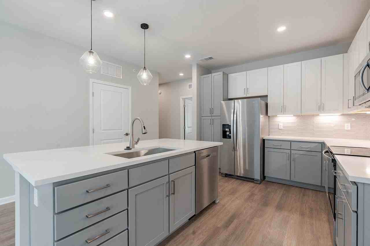 Paxton Place Apartments - Photo 3 of 43