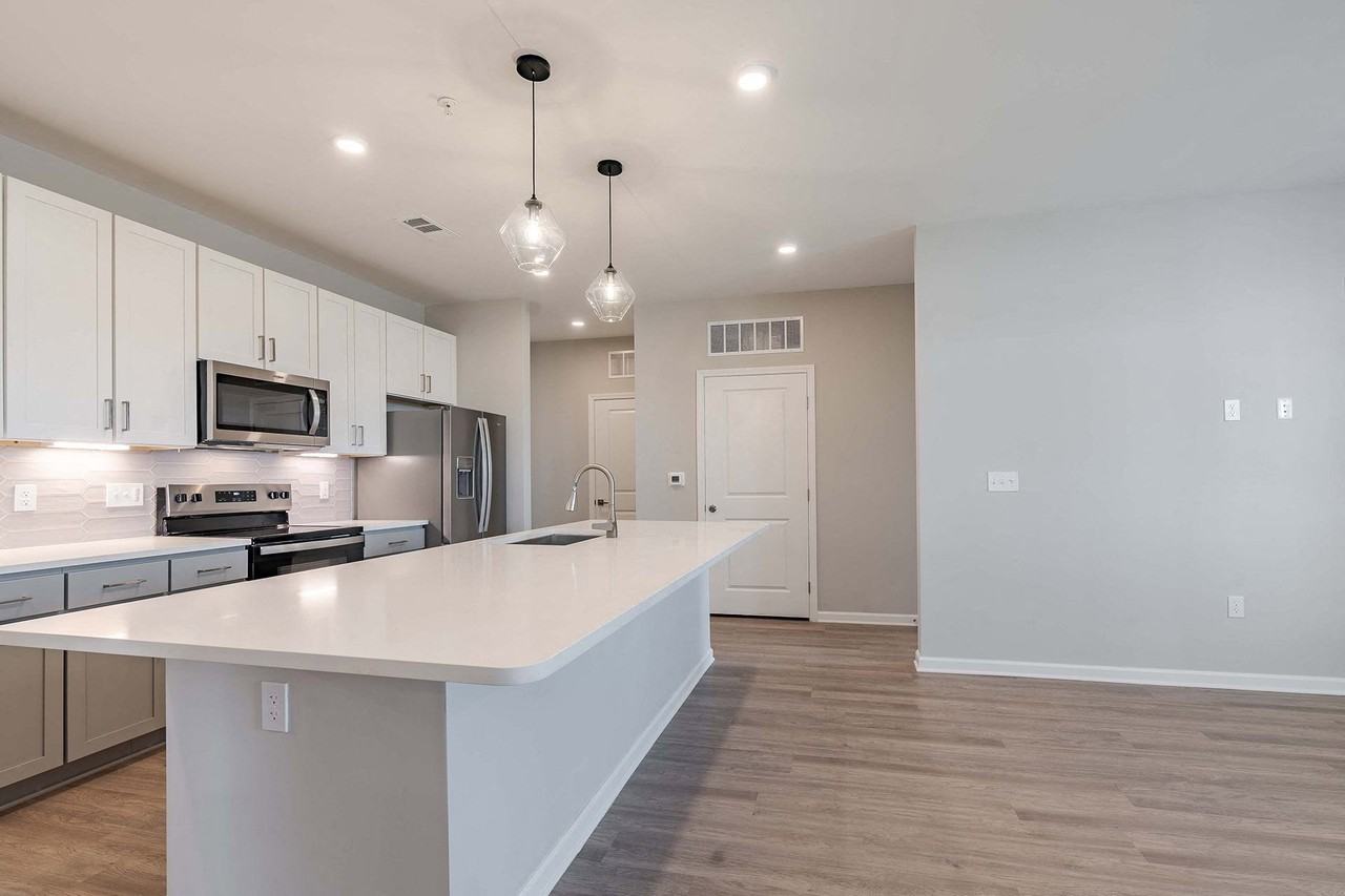 Paxton Place Apartments - Photo 5 of 43