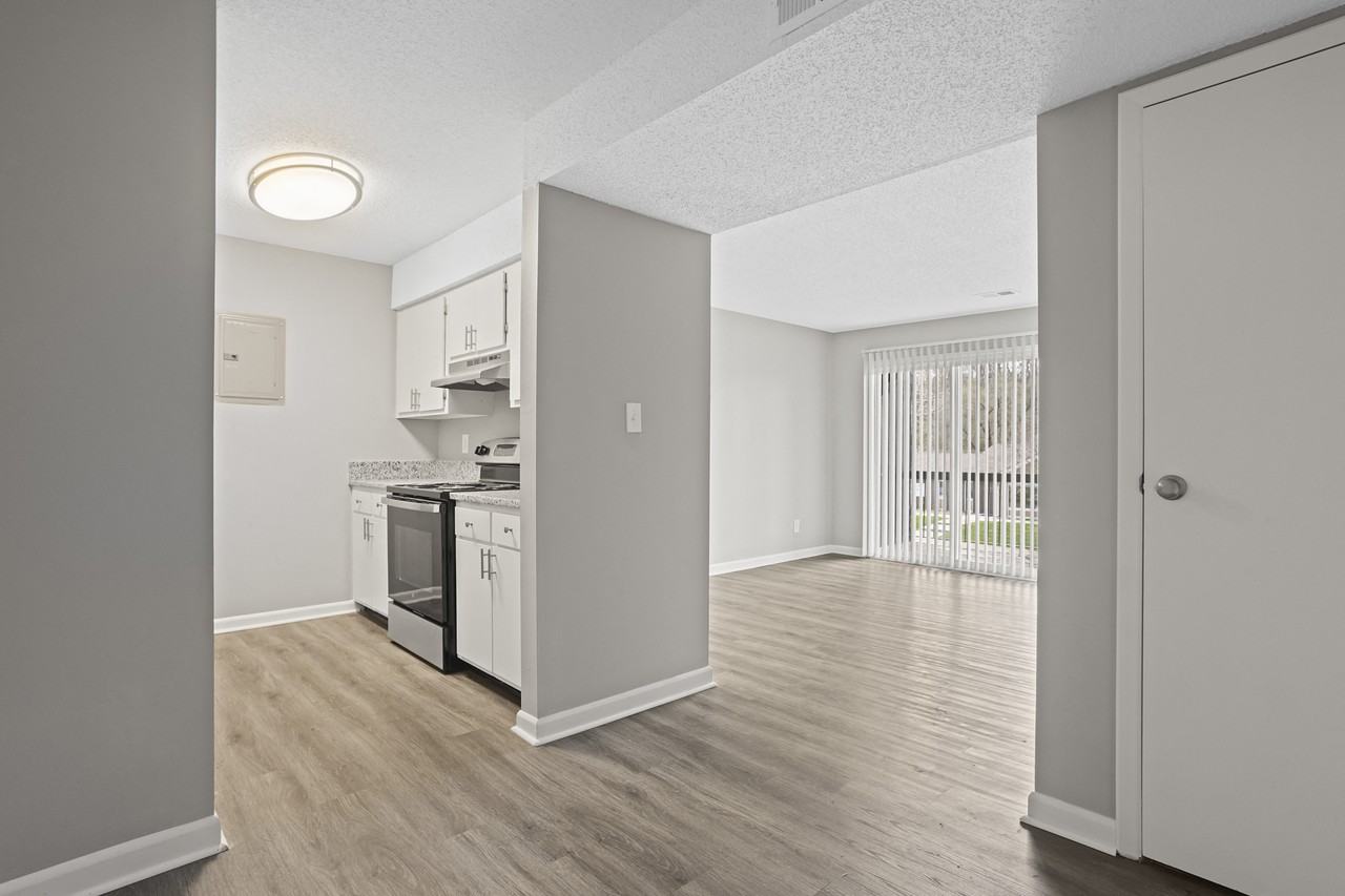 Liberty Heights Apartments - Photo 4 of 25