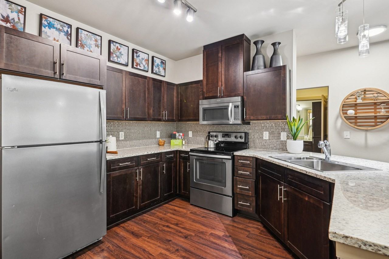 Laurel at Lake Highlands - Photo 3 of 37